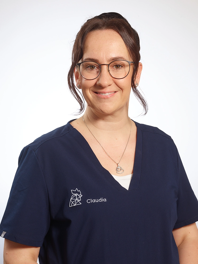 Claudia Kuschel - Prophylaxe - Zahnarztpraxis Dr. Hahn Ferreira & ZA Radha - Saarbrücken