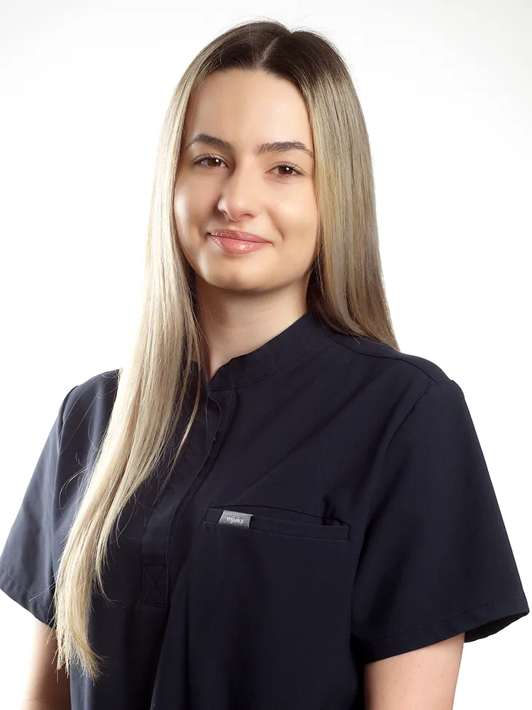 Dajana Jukic - Auszubildende im 1. Lehrjahr - Zahnarztpraxis Dr. Hahn Ferreira & ZA Radha - Saarbrücken